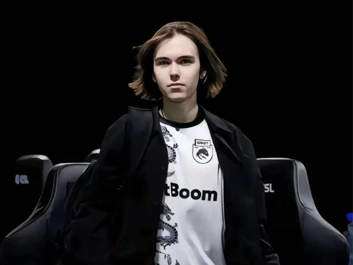 又是翻中翻！老FPX三C龙魂团强杀薇恩逆转 Doinb队击败Uzi队