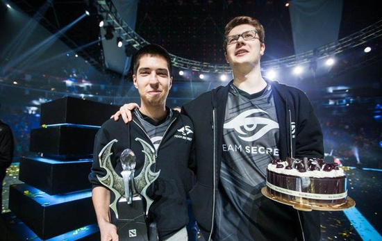 为什么EDG季后赛对阵FPX打野不上Jiejie？