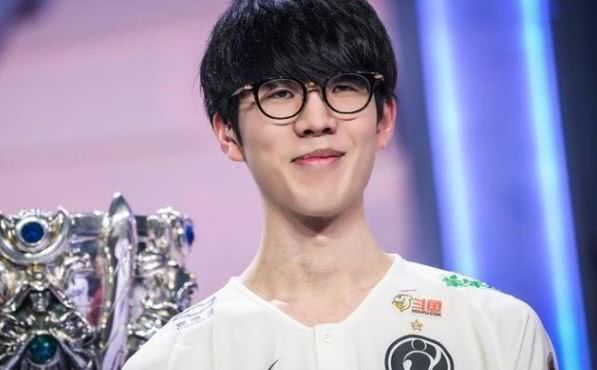 WE与教练正式解约